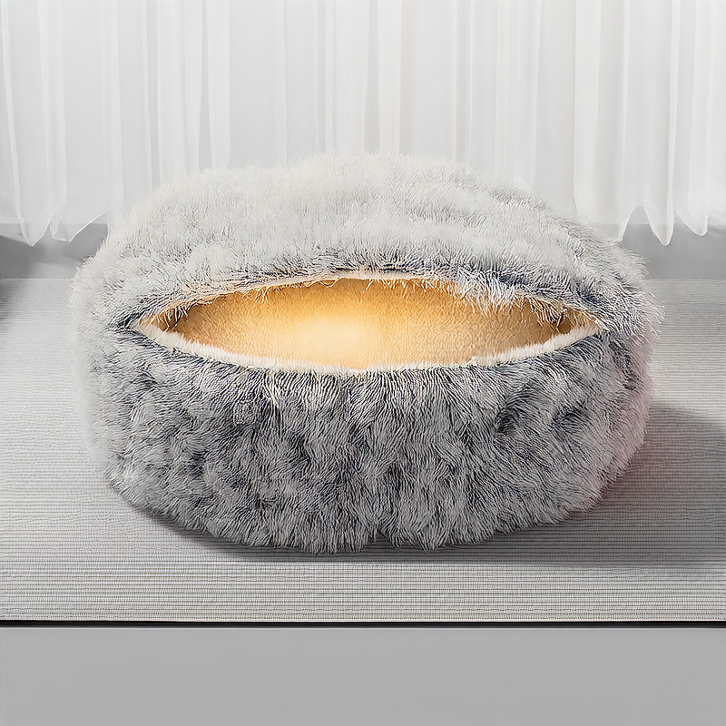 Warm, semi-enclosed cat bed